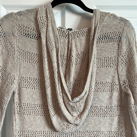 Roxy Beige Pullover - Picture 4 of 6